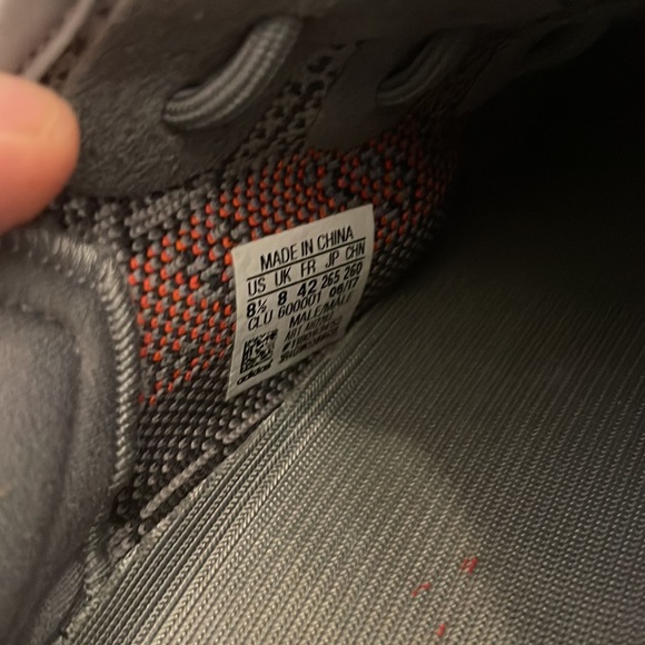 100% Authentic Adidas Yeezy Beluga V2 - 8.5 - Picture 7 of 10